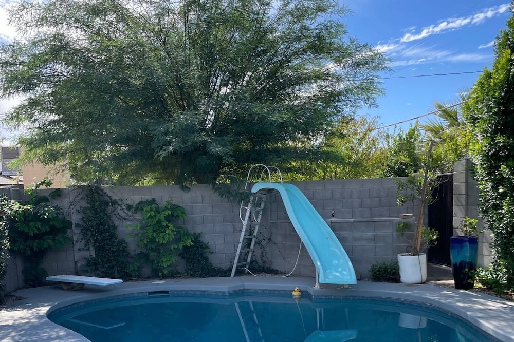 Photo of Outdoor in Wilshire Terrace