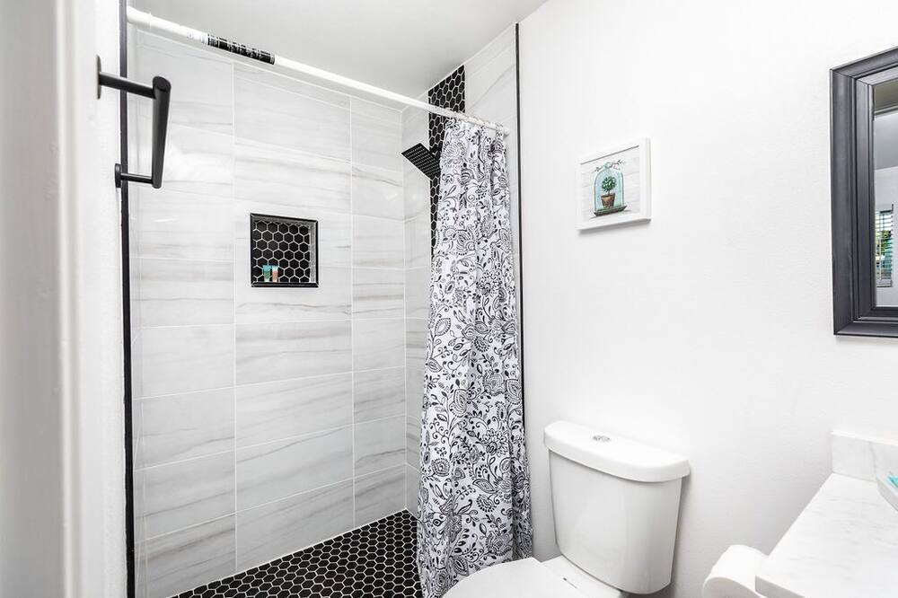 Photo of Bathroom in Hy-view