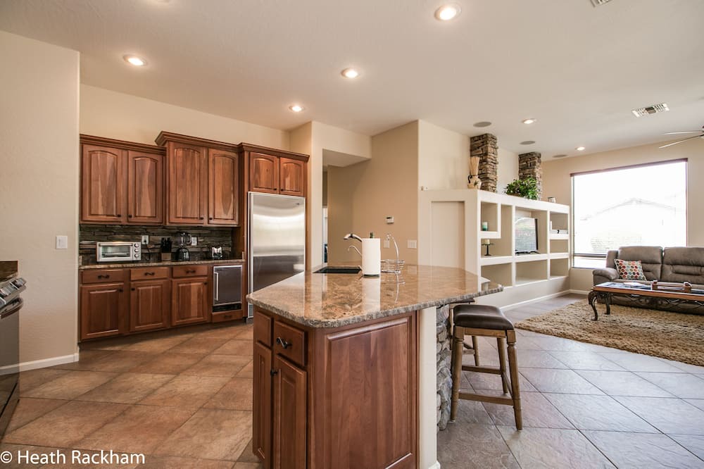 Photo of Kitchen in Wigwam Creek North