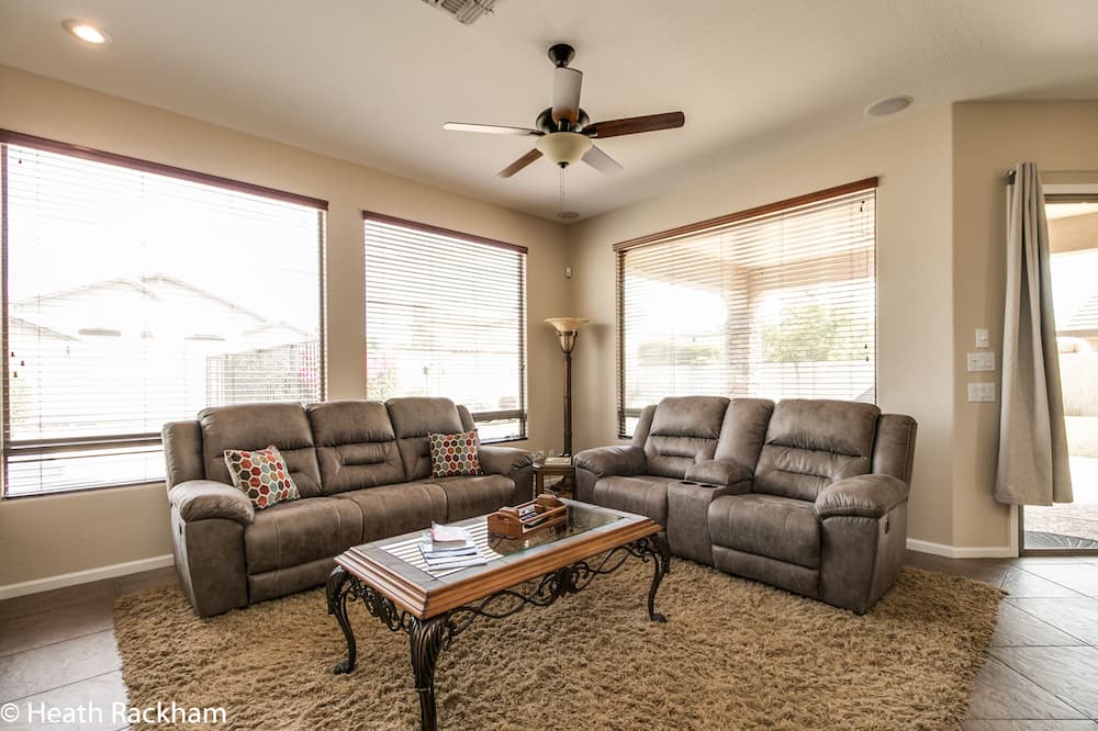 Photo of Livingroom in Wigwam Creek North