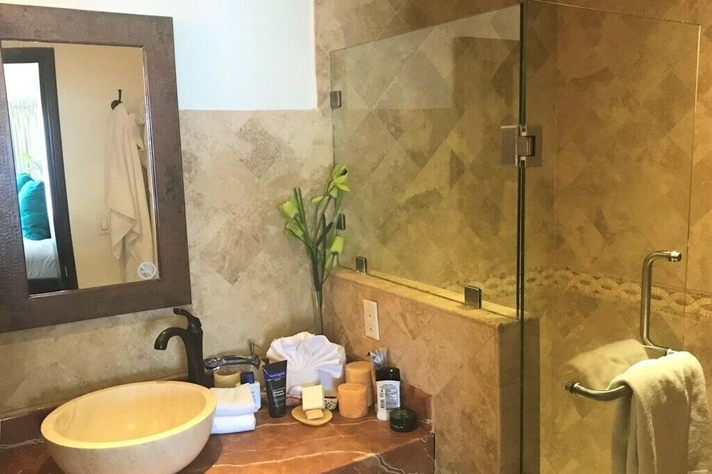 Photo of Bathroom in Cabo San Lucas