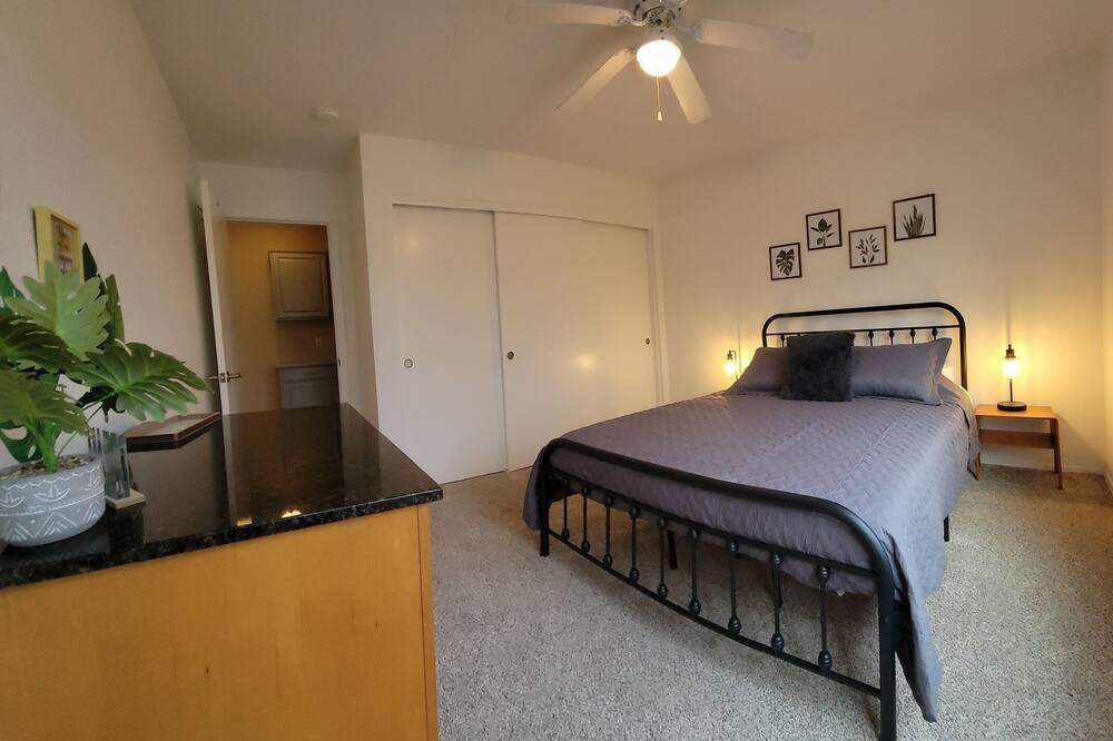 Photo of Bedroom in South Mountain