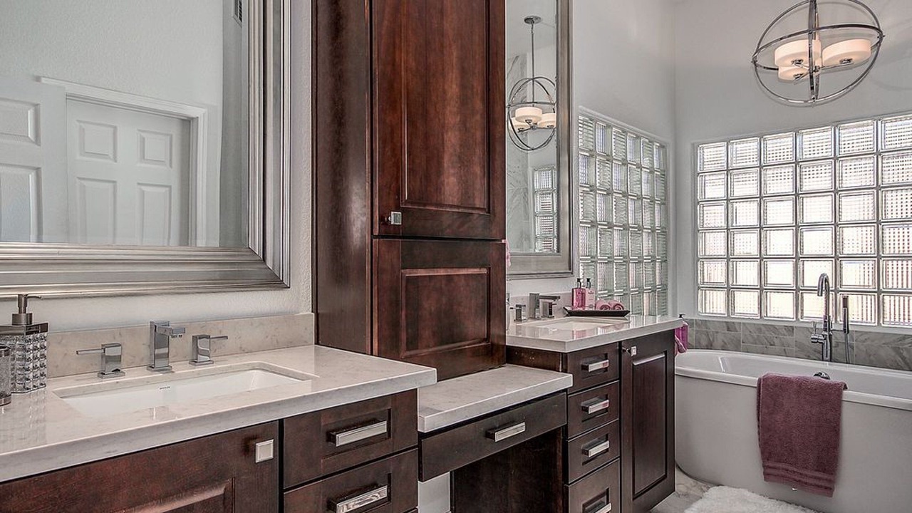 Photo of Bathroom in Arabian Crest