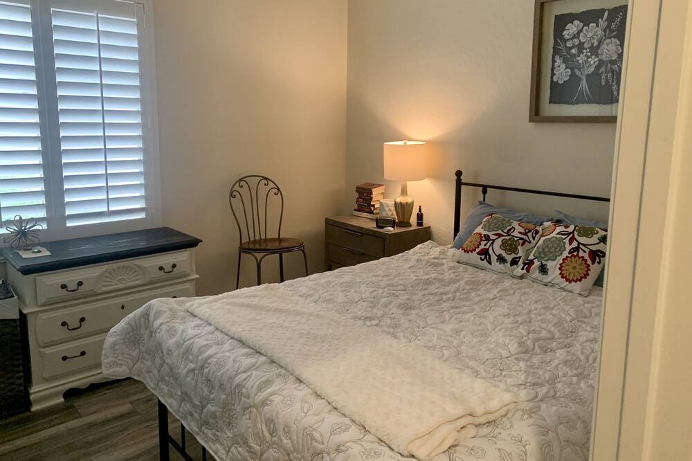 Photo of Bedroom in Gold Canyon