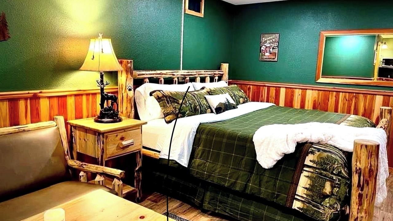 Photo of Bedroom in Thompson Falls