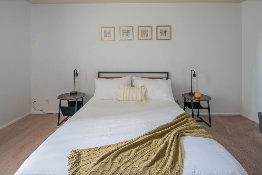 Photo of Bedroom in Glendale