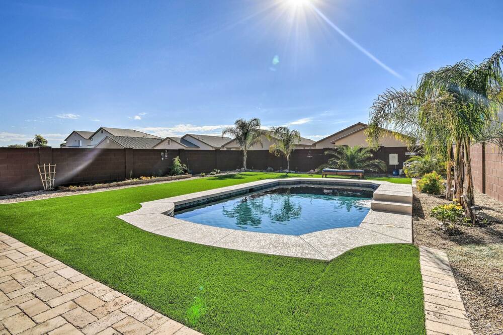 Photo of Outdoor in Estrella Village