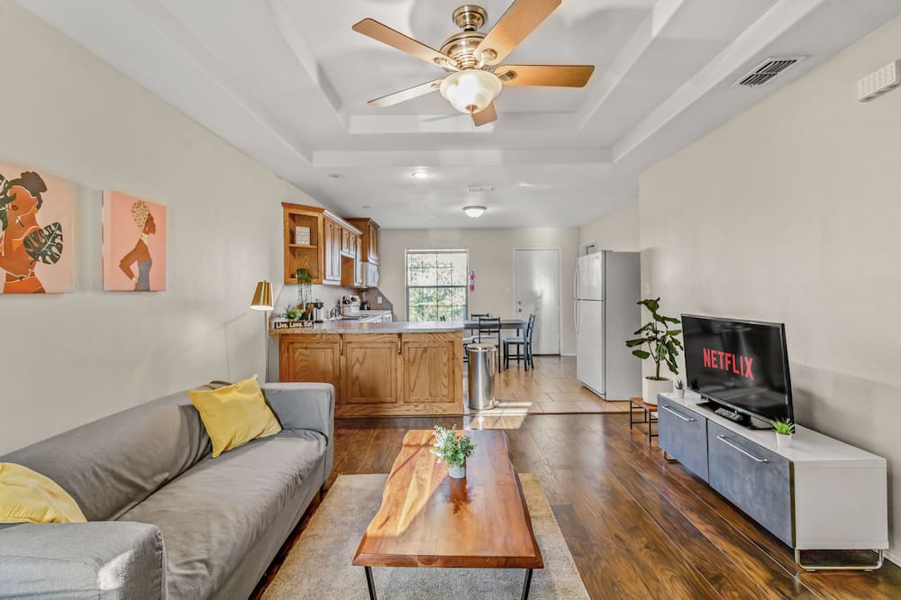 Photo of Livingroom in Mission
