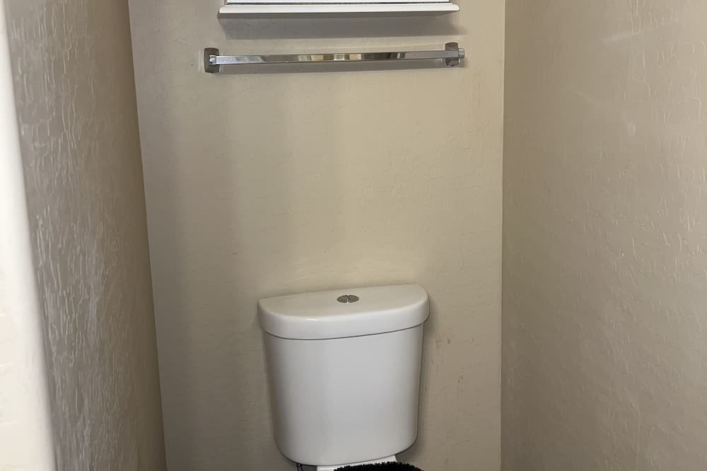 Photo of Bathroom in Surprise Farms