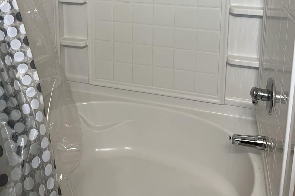 Photo of Bathroom in Surprise Farms
