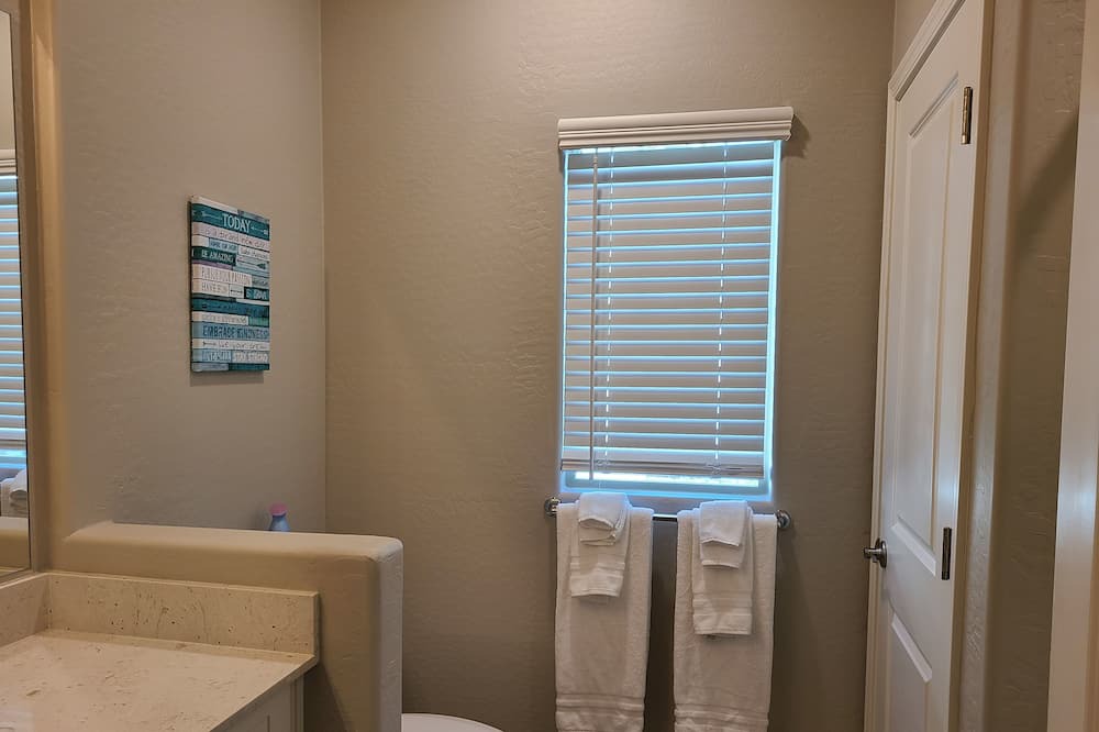 Photo of Bathroom in Canyon Trails