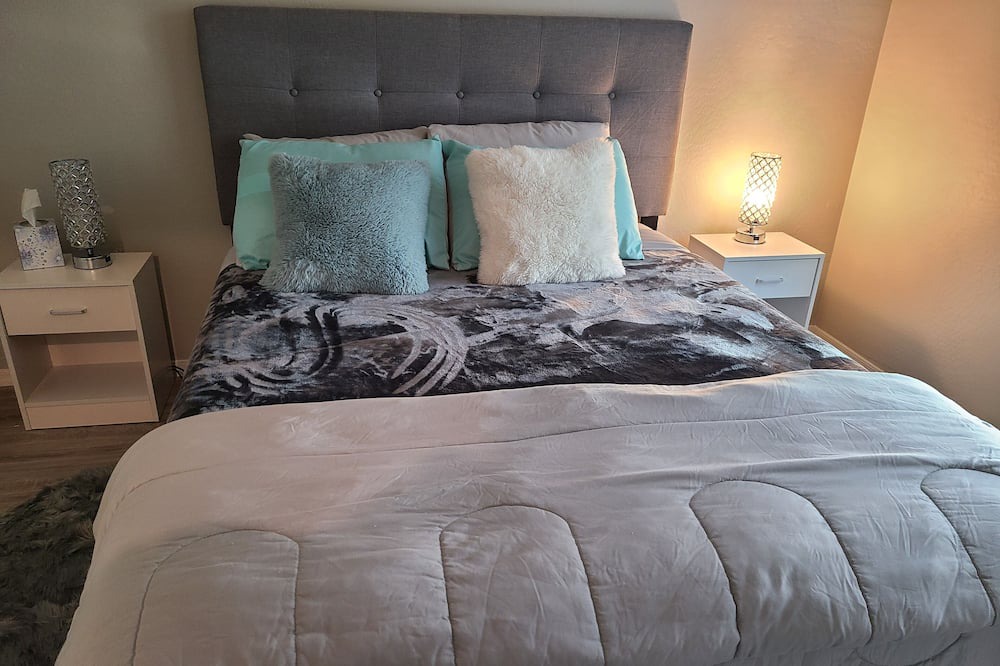 Photo of Bedroom in Canyon Trails