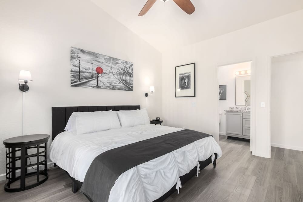 Photo of Bedroom in Peacock Village