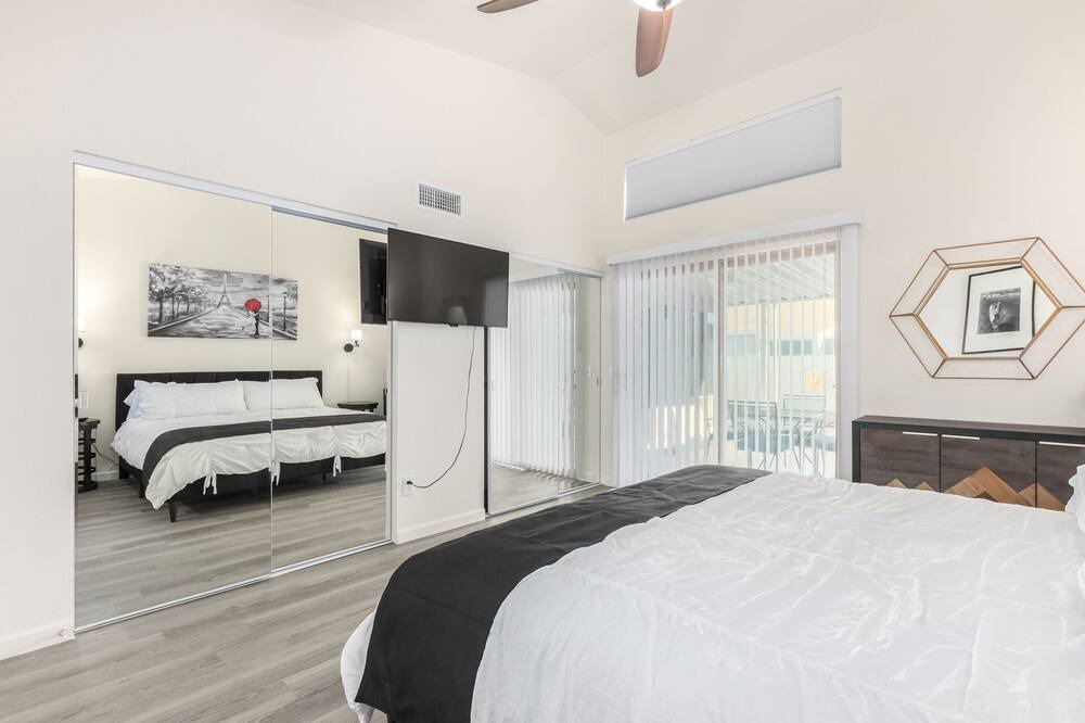 Photo of Bedroom in Peacock Village