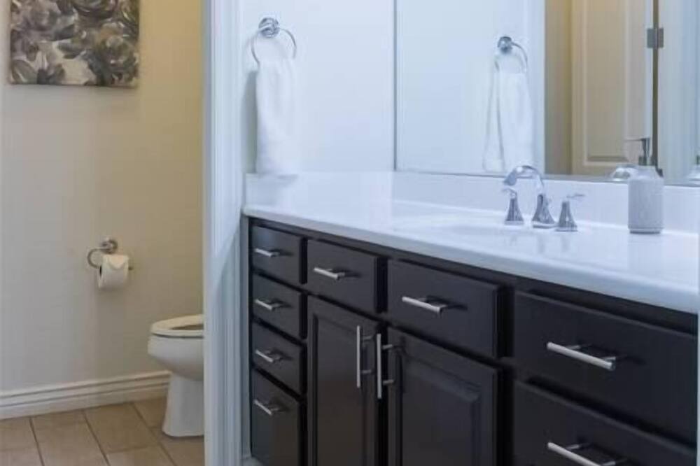 Photo of Bathroom in Surprise Farms