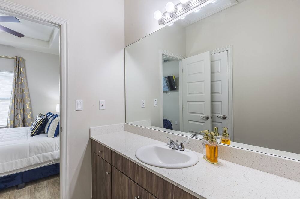Photo of Bathroom in Edinburg