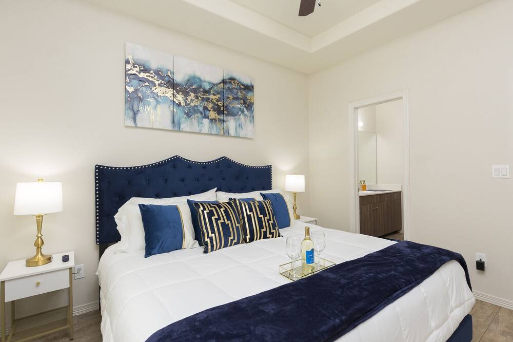 Photo of Bedroom in Edinburg
