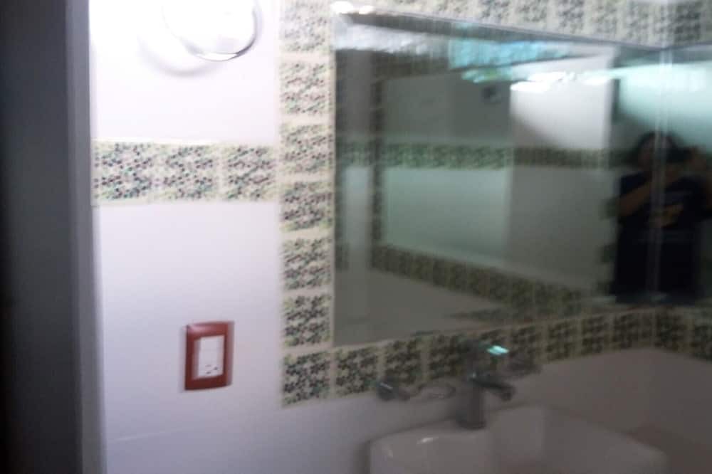 Photo of Bathroom in Ixtlahuacan de los Membrillos