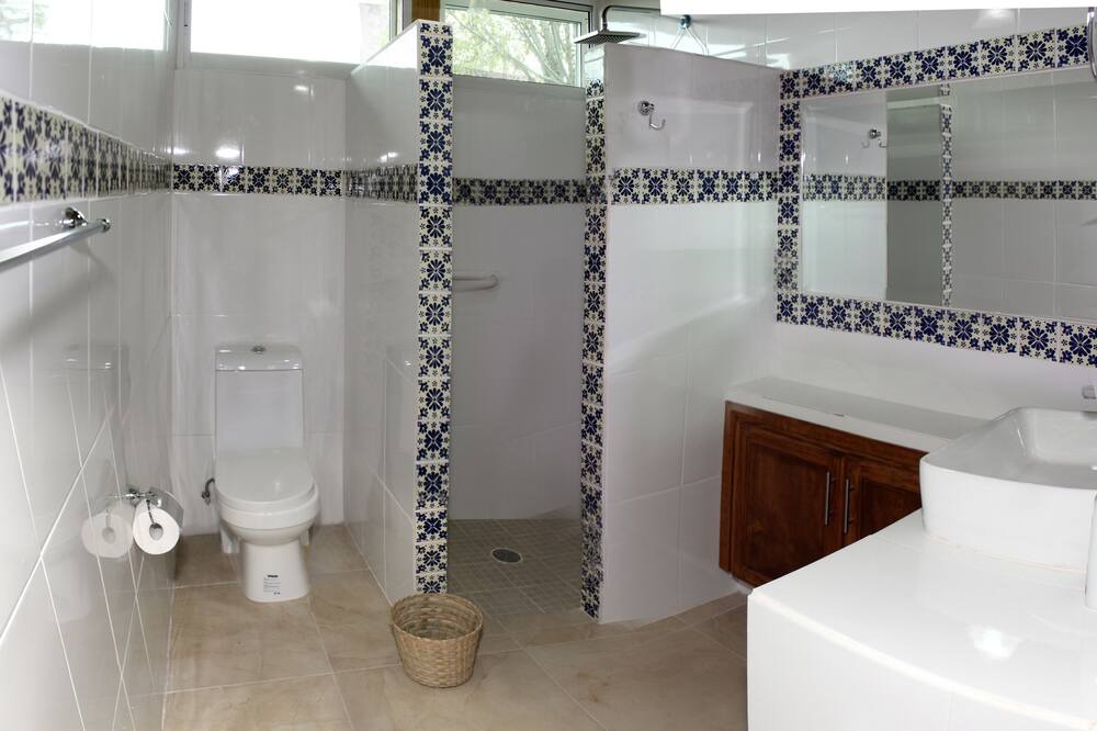 Photo of Bathroom in Ixtlahuacan de los Membrillos