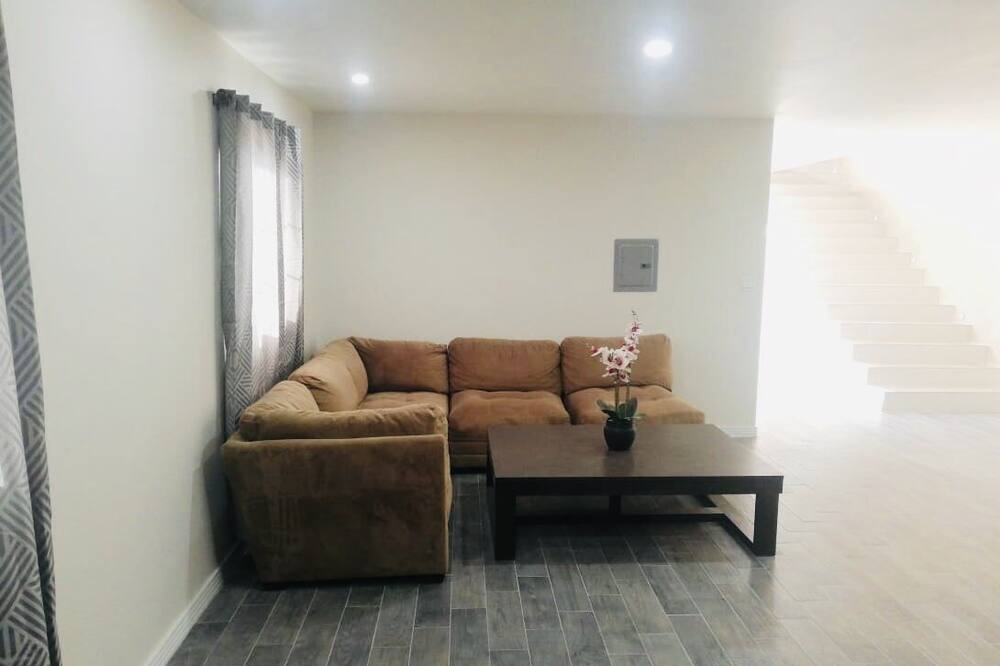 Photo of Livingroom in Ensenada