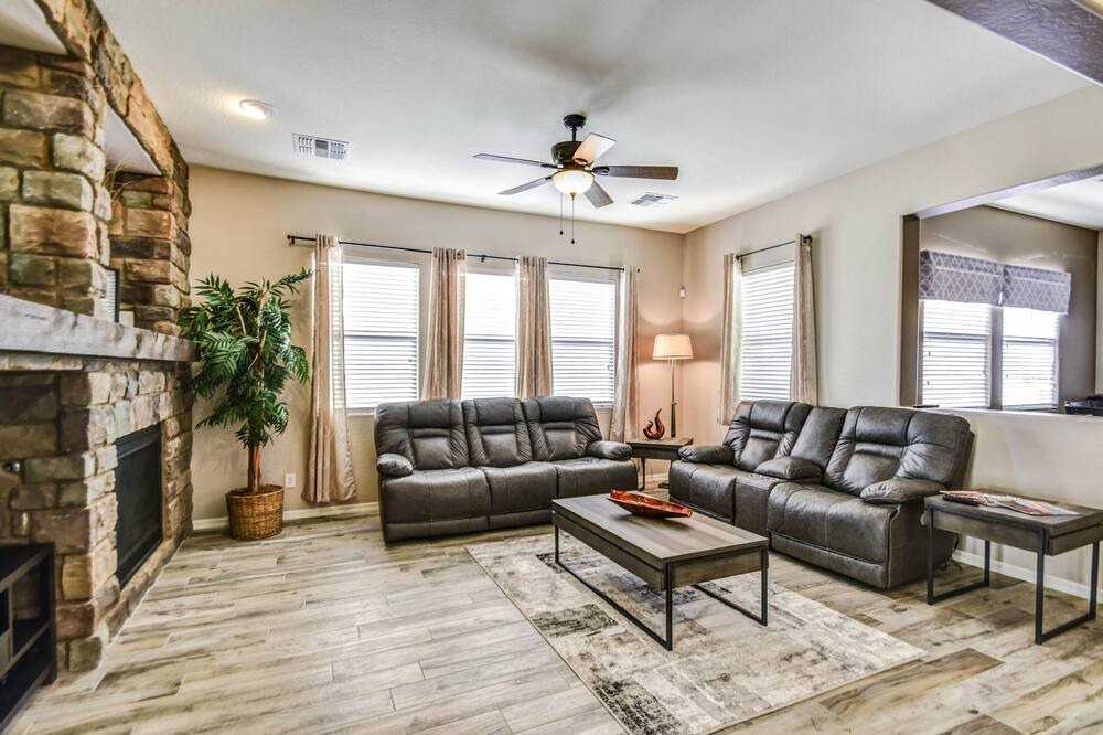 Photo of Livingroom in Montecito in Estrella