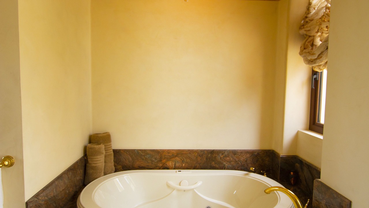 Photo of Bathroom in Buzzards