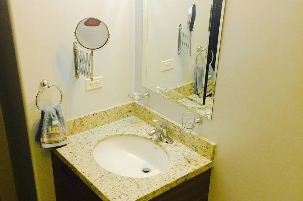 Photo of Bathroom in San Antonio del Mar