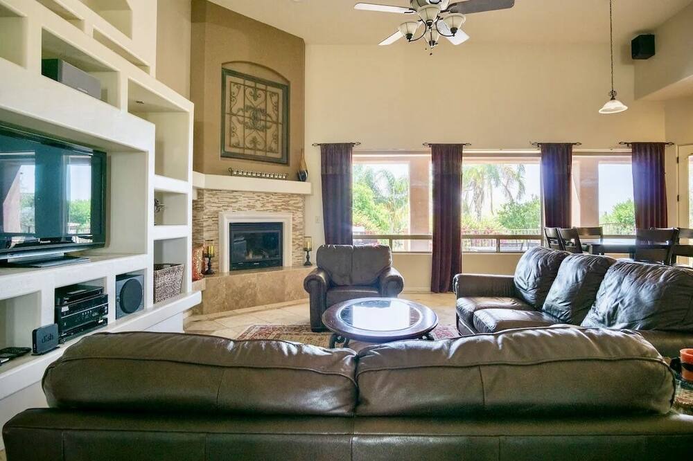 Photo of Livingroom in Tucson