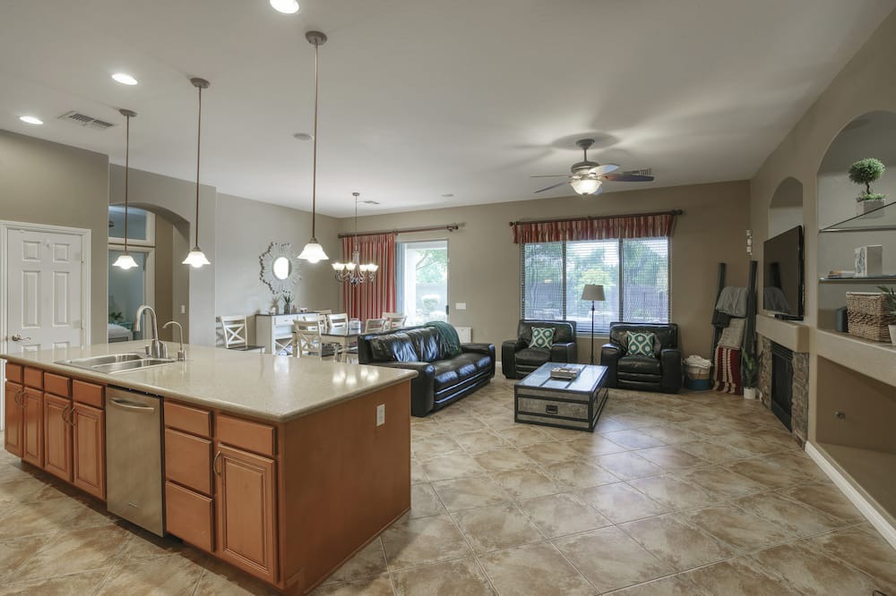 Photo of Outdoor in Rovey Farm Estates