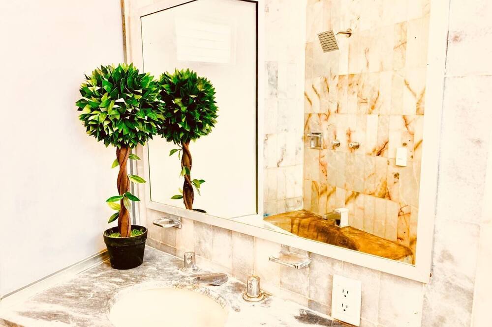 Photo of Bathroom in Peninsulas de Santiago