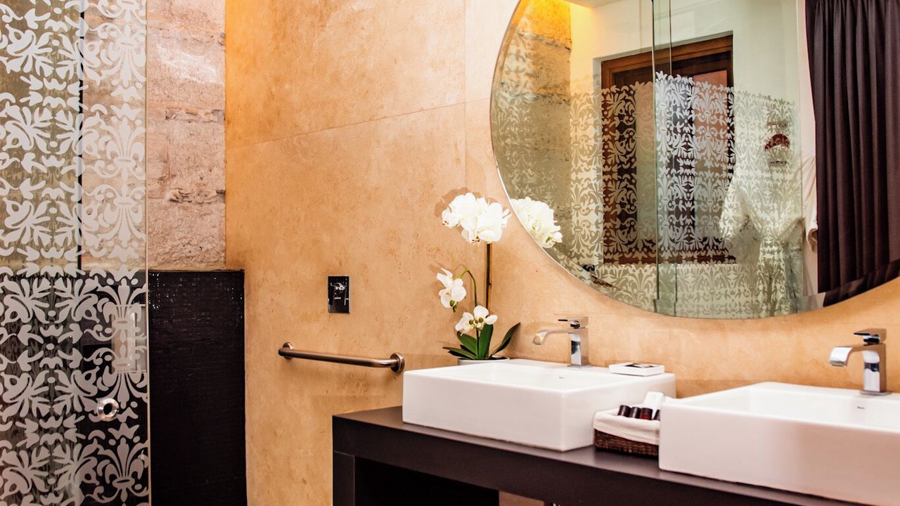 Photo of Bathroom in Historic Centre