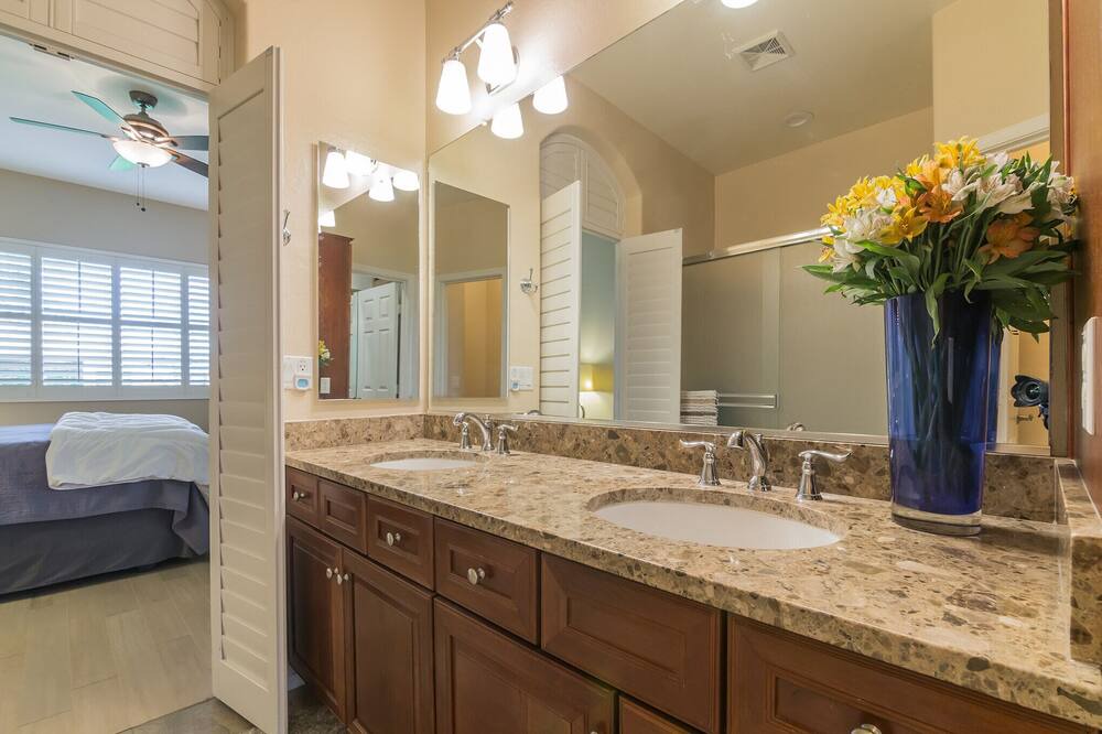 Photo of Bedroom in Oakwood