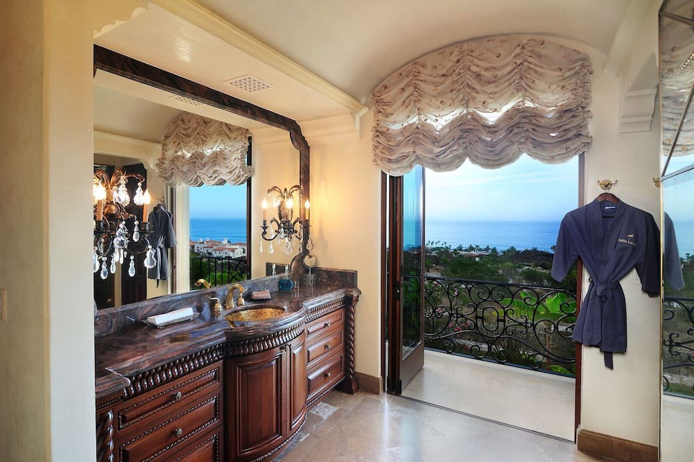 Photo of Bathroom in Buzzards