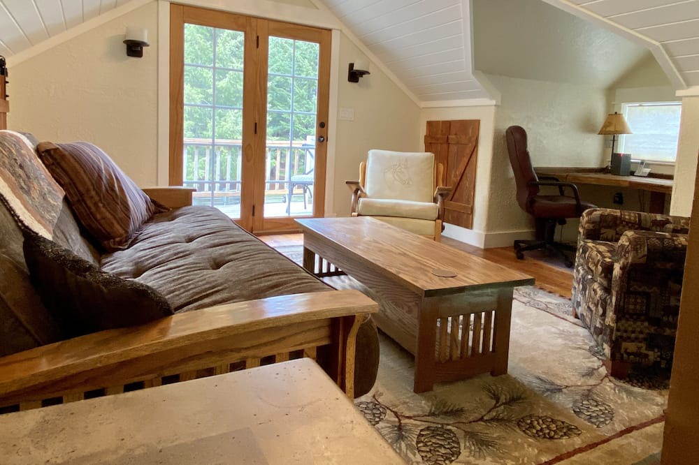 Photo of Livingroom in Thompson Falls