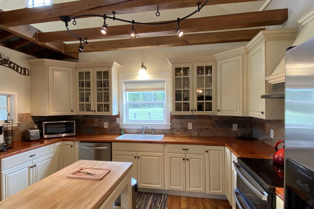 Photo of Kitchen in Thompson Falls