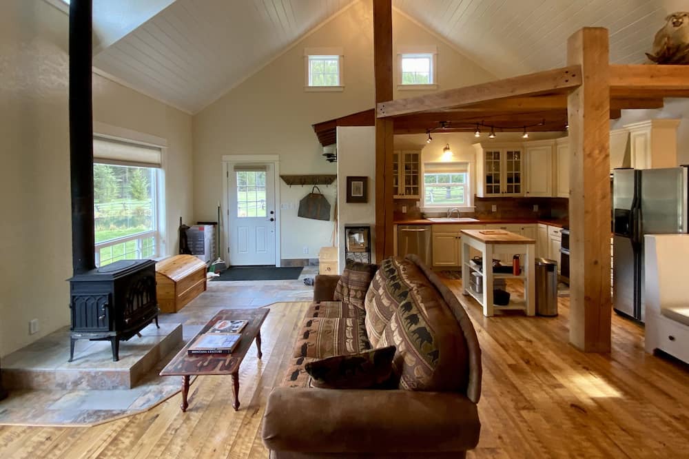 Photo of Livingroom in Thompson Falls