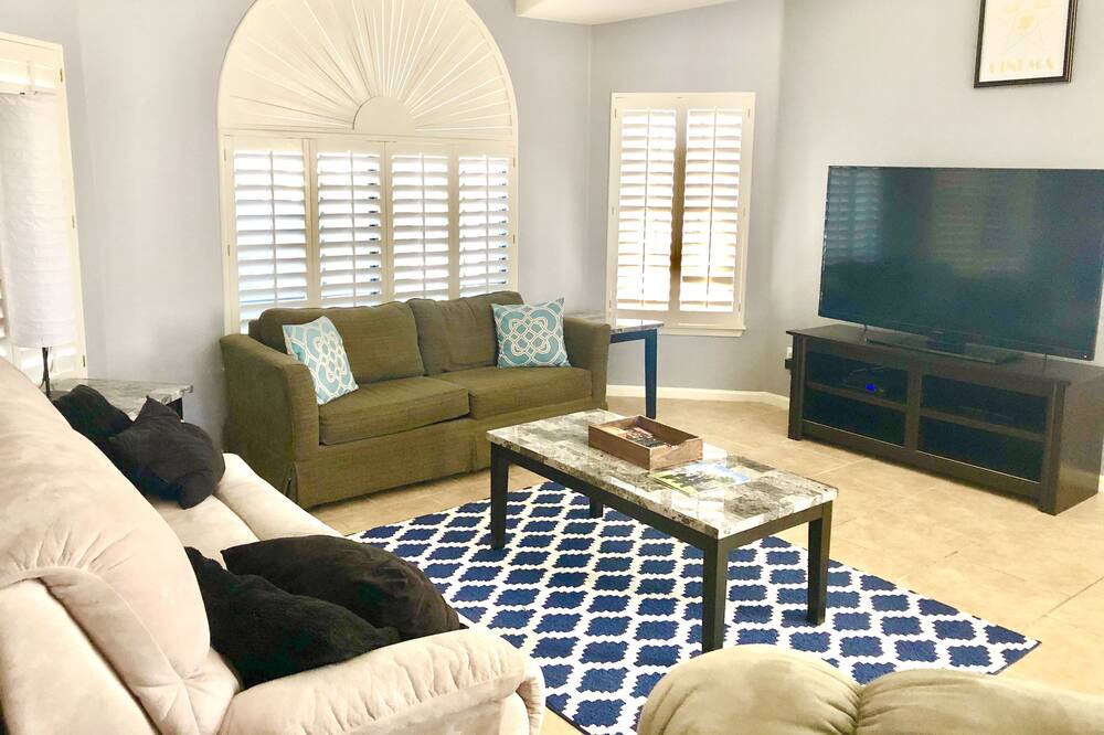 Photo of Livingroom in Island at Ocotillo