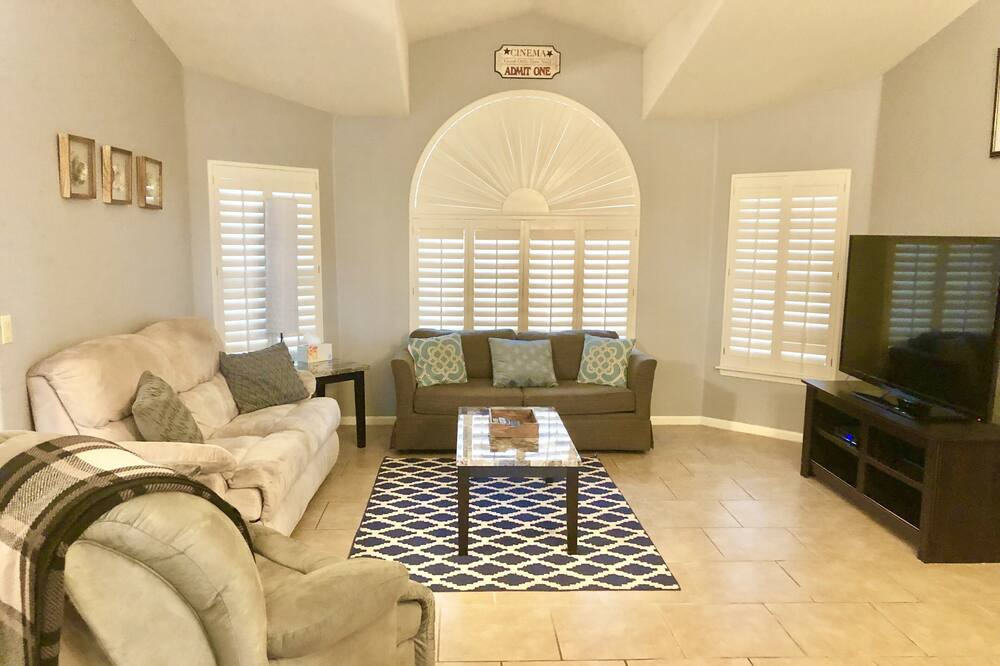 Photo of Livingroom in Island at Ocotillo