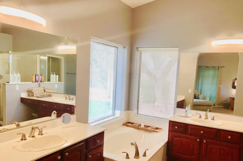 Photo of Bathroom in Island at Ocotillo
