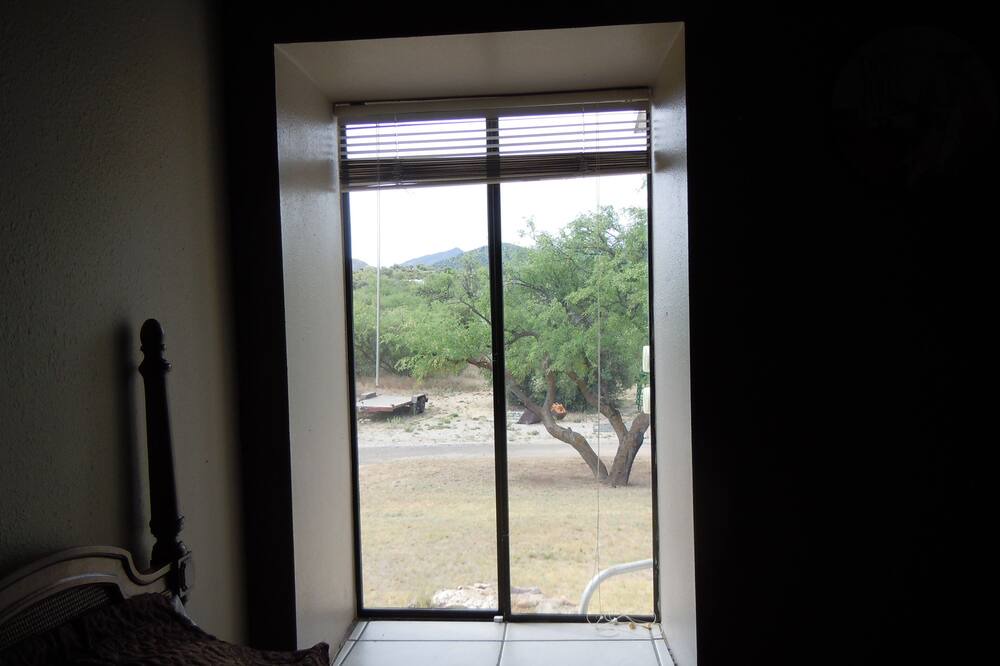 Photo of Bedroom in Oracle