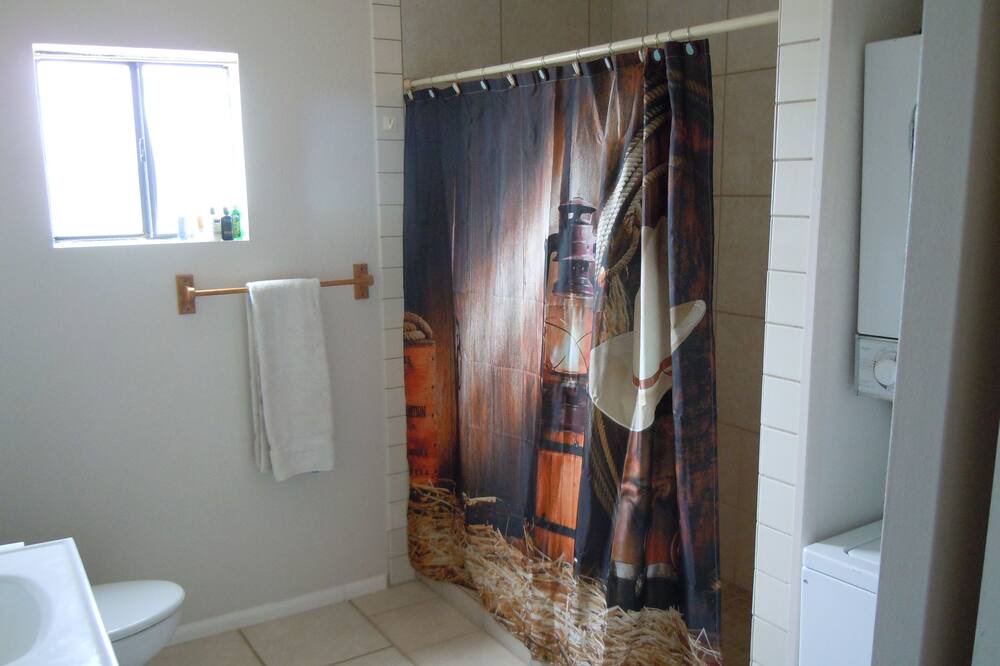 Photo of Bathroom in Oracle