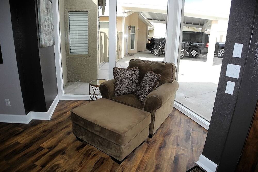 Photo of Livingroom in Moovalya Keys