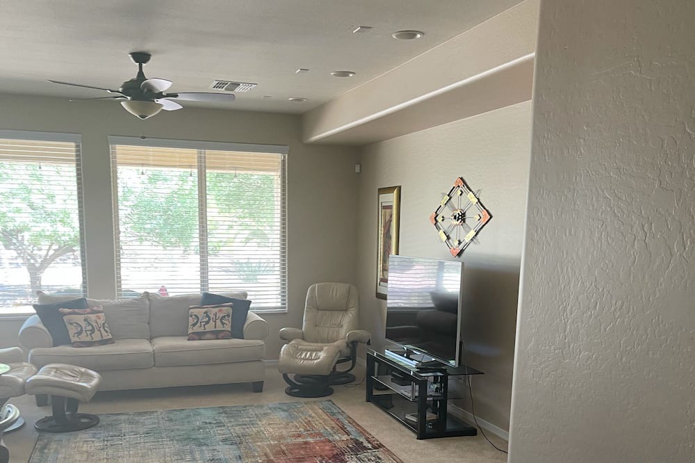 Photo of Livingroom in Anthem at Merrill Ranch