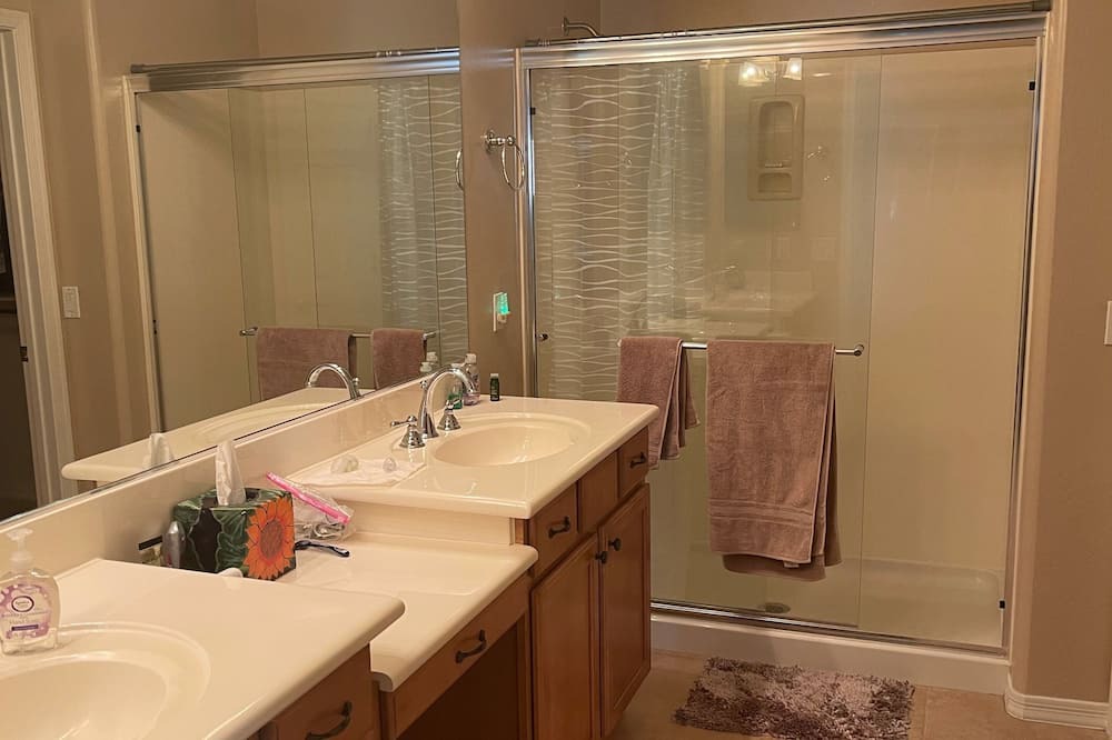 Photo of Bathroom in Anthem at Merrill Ranch