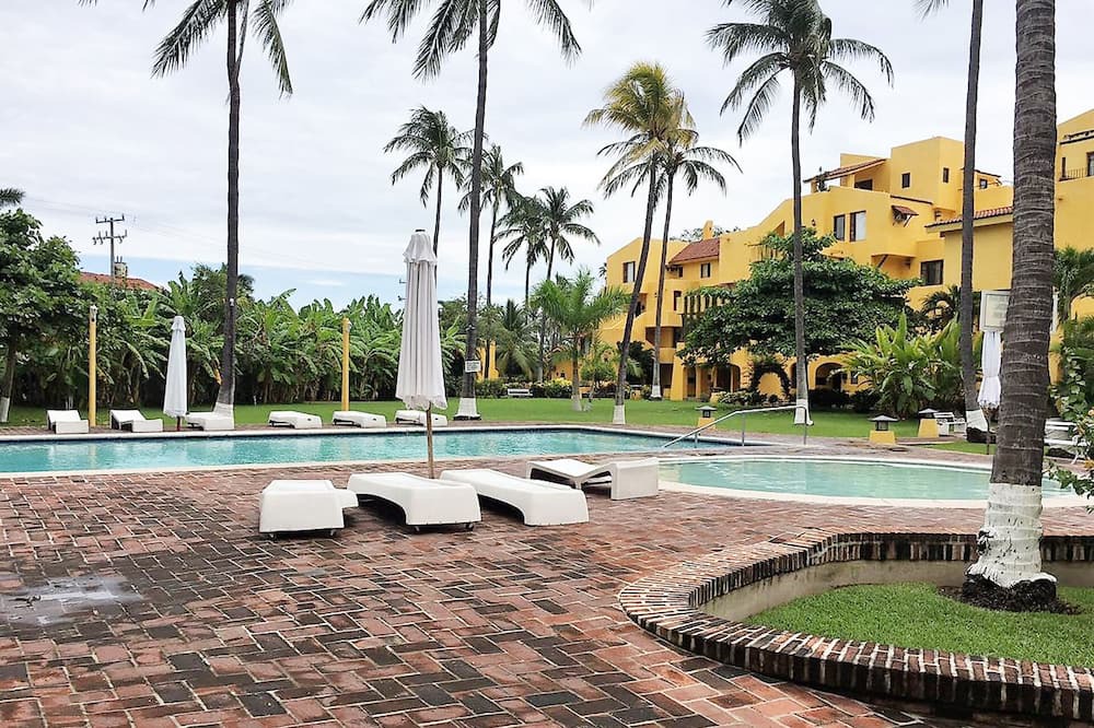 Photo of Outdoor in Club Santiago