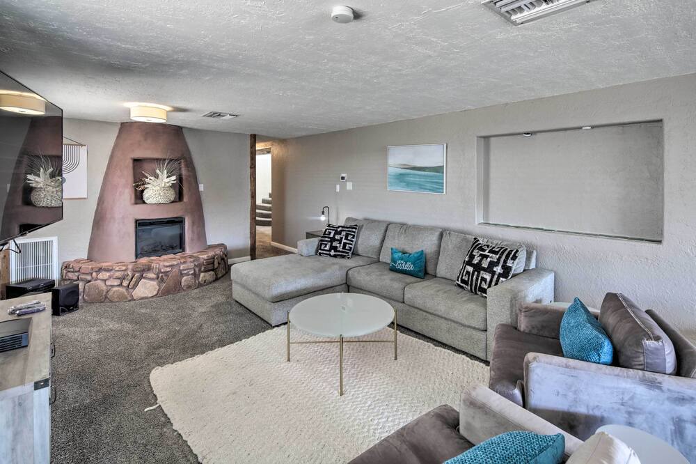 Photo of Livingroom in Desert Hills