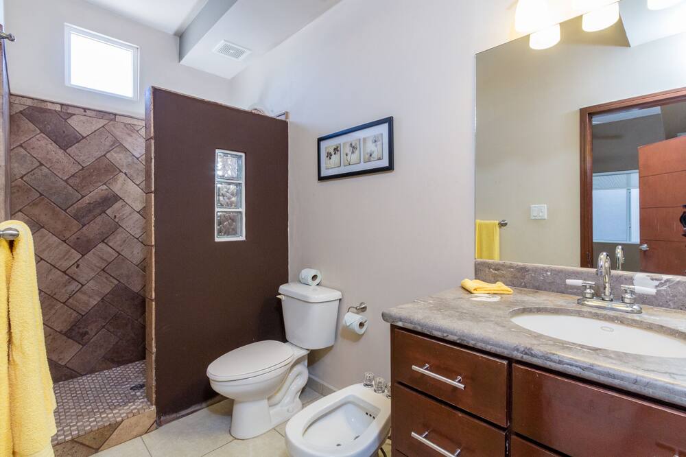 Photo of Bathroom in Ferrocarrilera