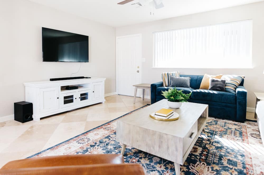 Photo of Livingroom in Cox Heights
