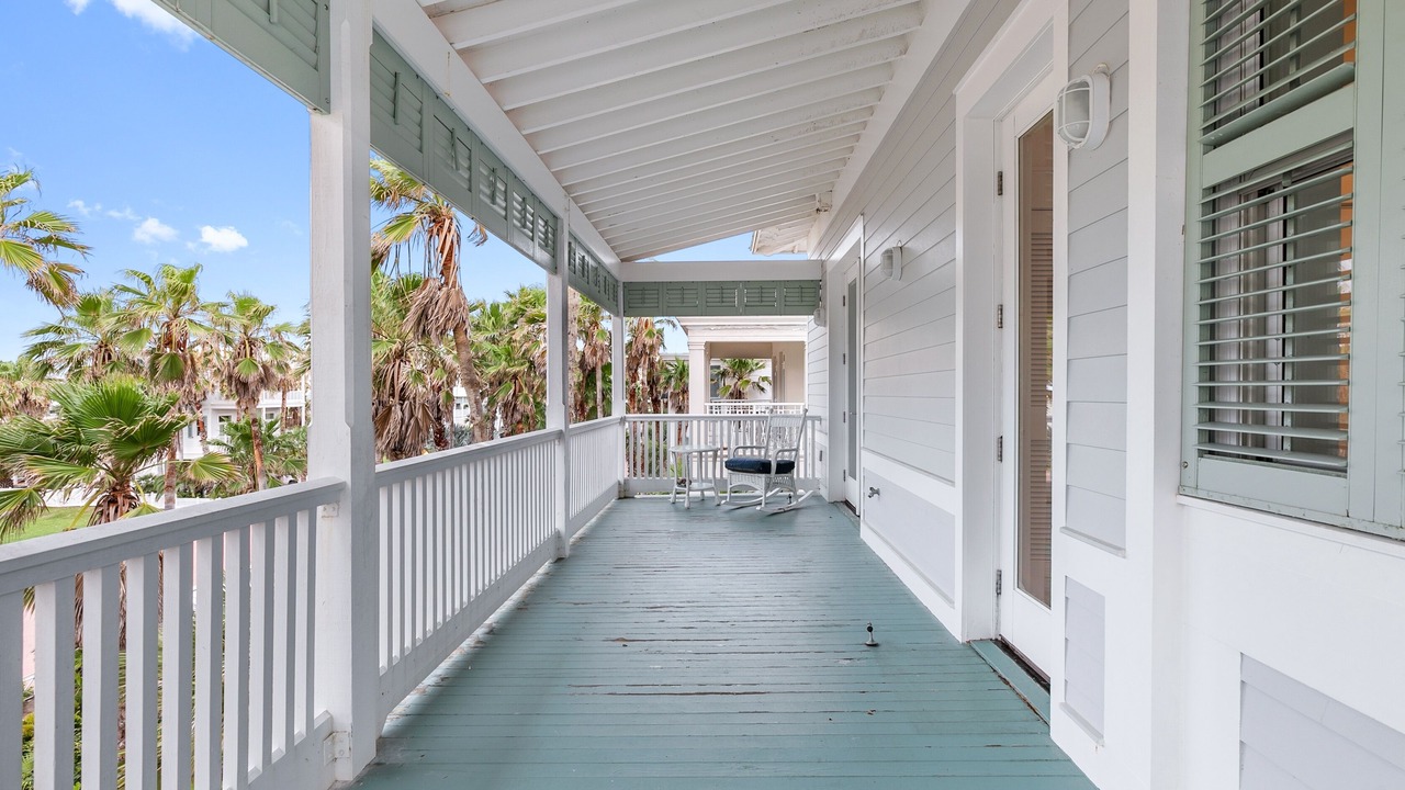 Photo of Patio Balcony in The Shores