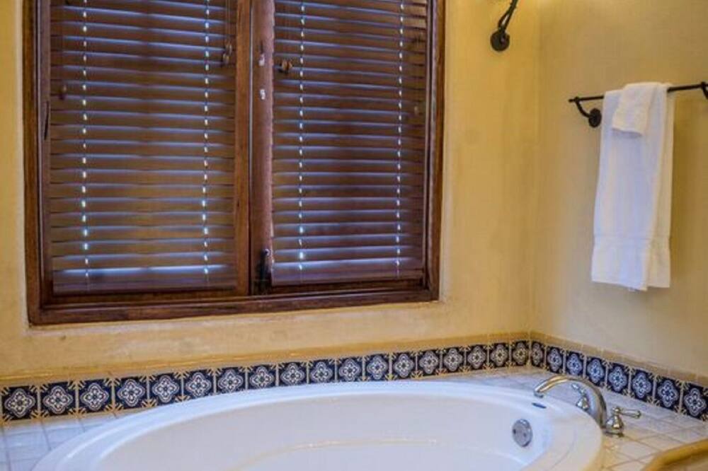 Photo of Bathroom in Nopolo